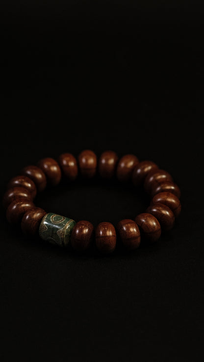 HUSHFOOT Liu Dao Mu Abacus and Dzi Bead Bracelet