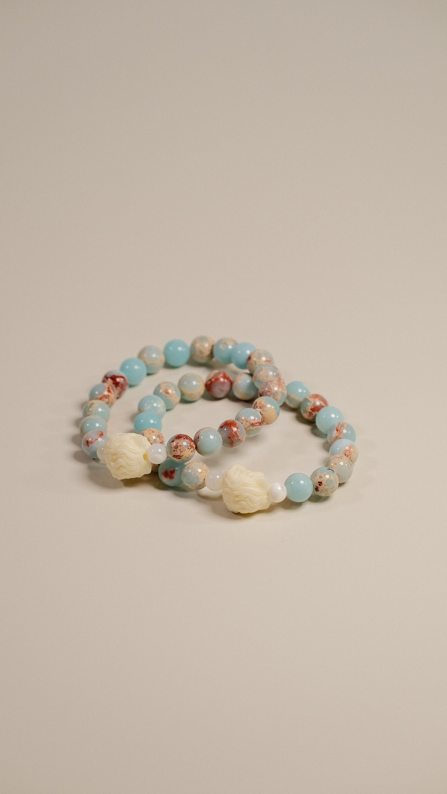 HUSHFOOT Light Blue Shoushan Stone Fruit Bead Bracelet