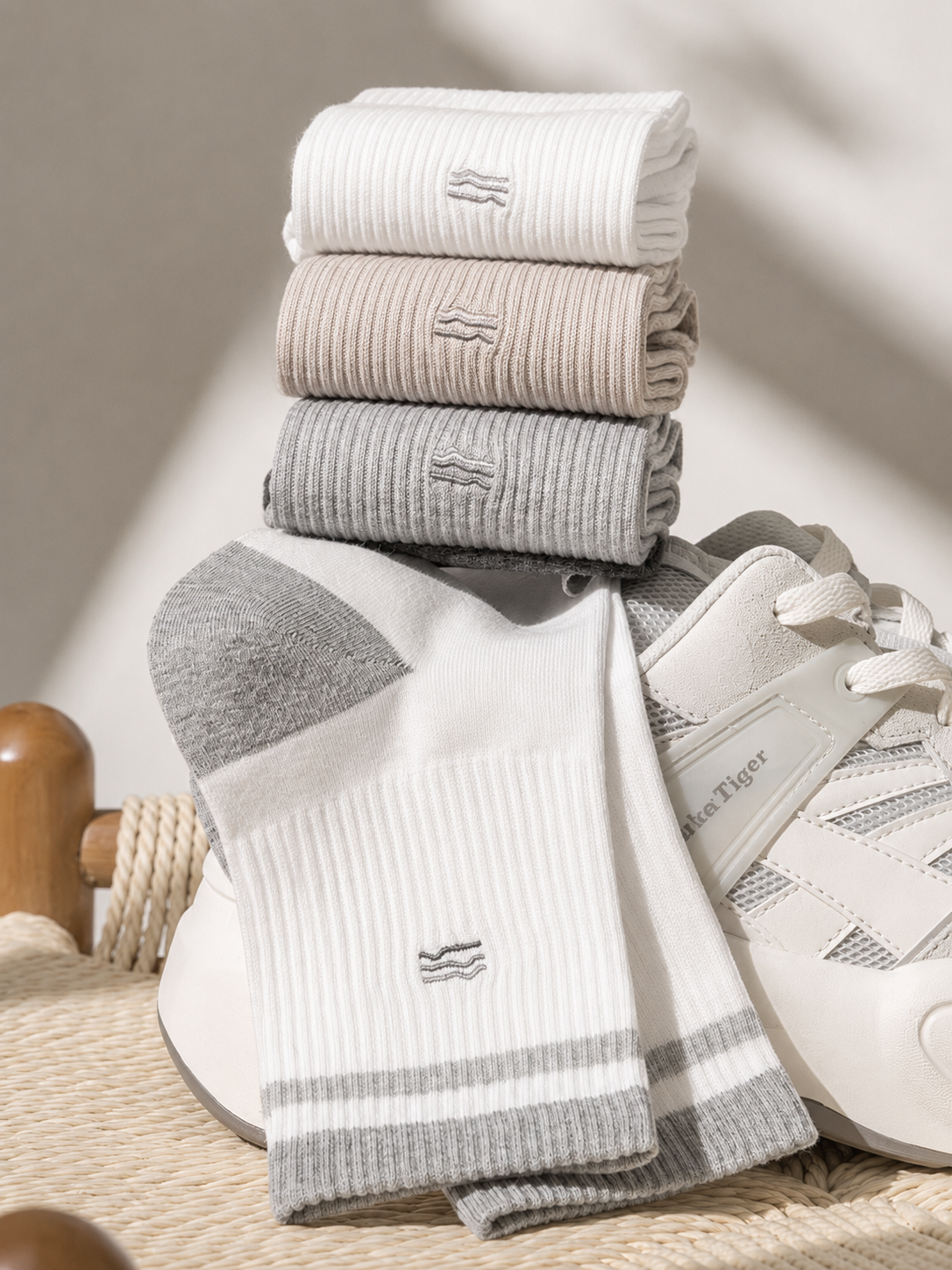 HUSHFOOT Pure Cotton Crew Socks with House Embroidery for Family — English product image 6 (SKU 3087)