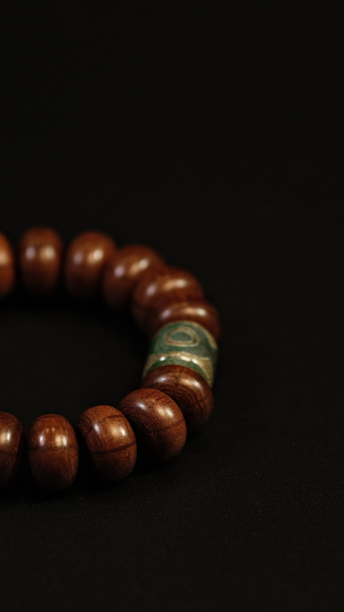 HUSHFOOT Liu Dao Mu Abacus and Dzi Bead Bracelet