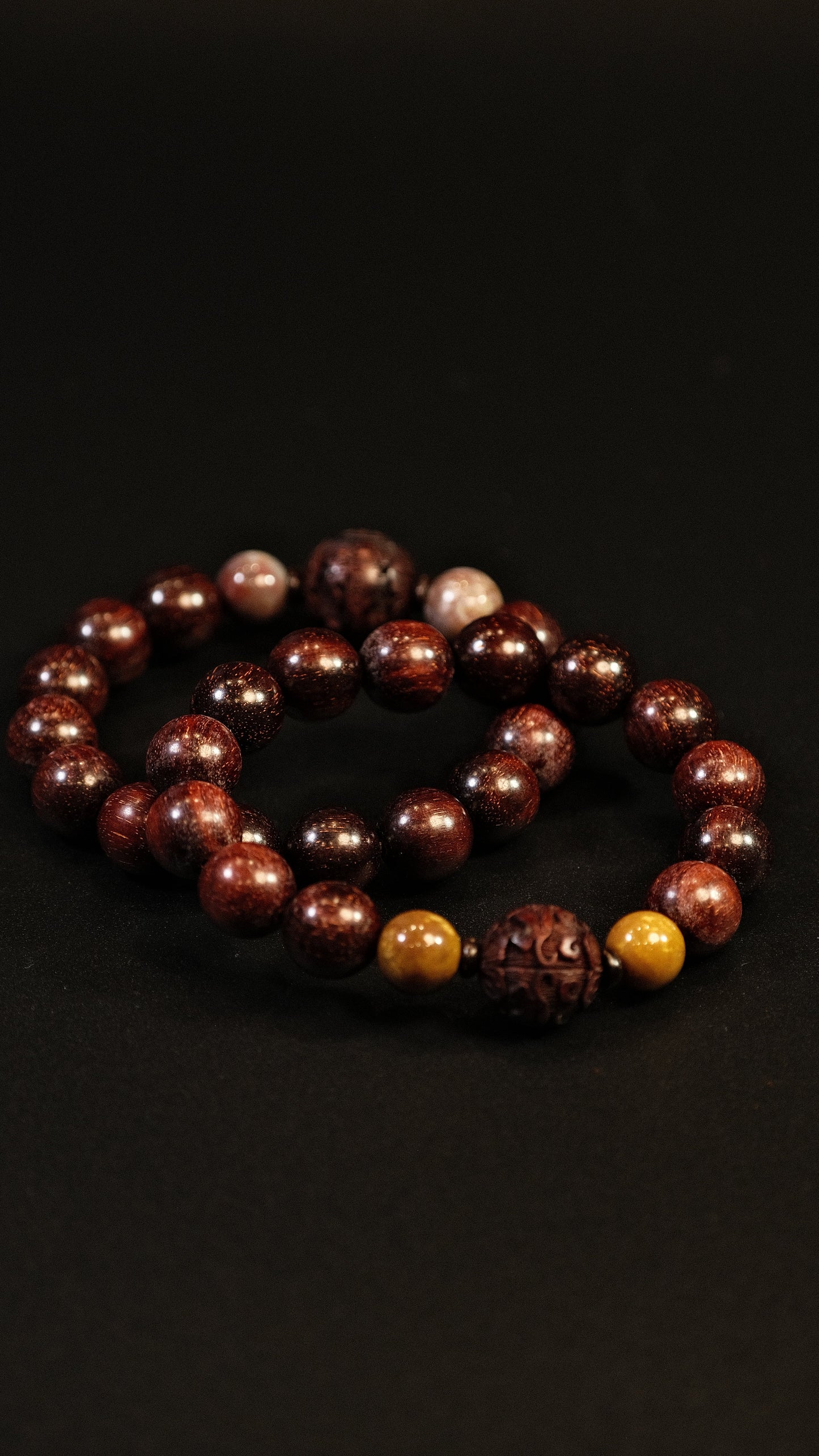 HUSHFOOT Carved Red Sandalwood Bead Bracelet